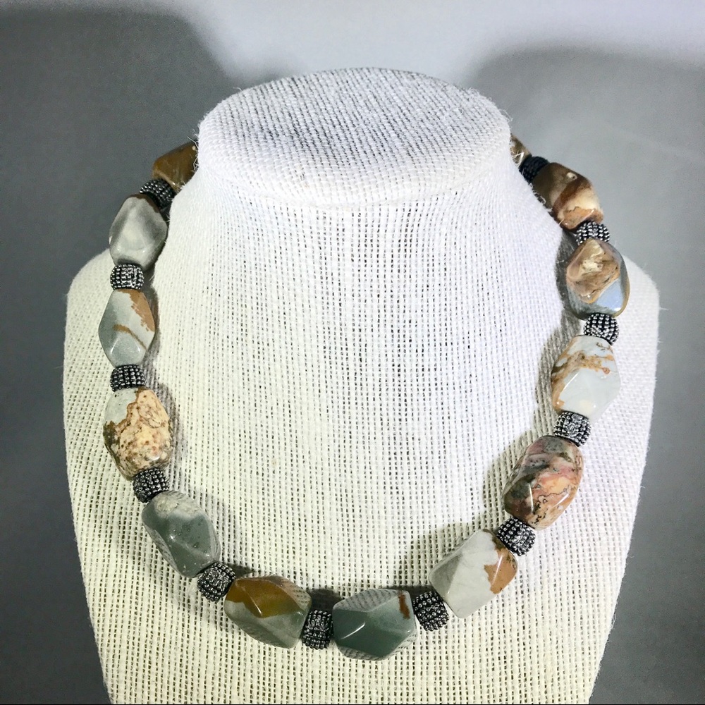Agate Stone Necklace “Agave” Color Palette